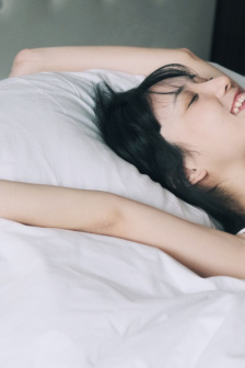 高洁在公车被灌满JING液